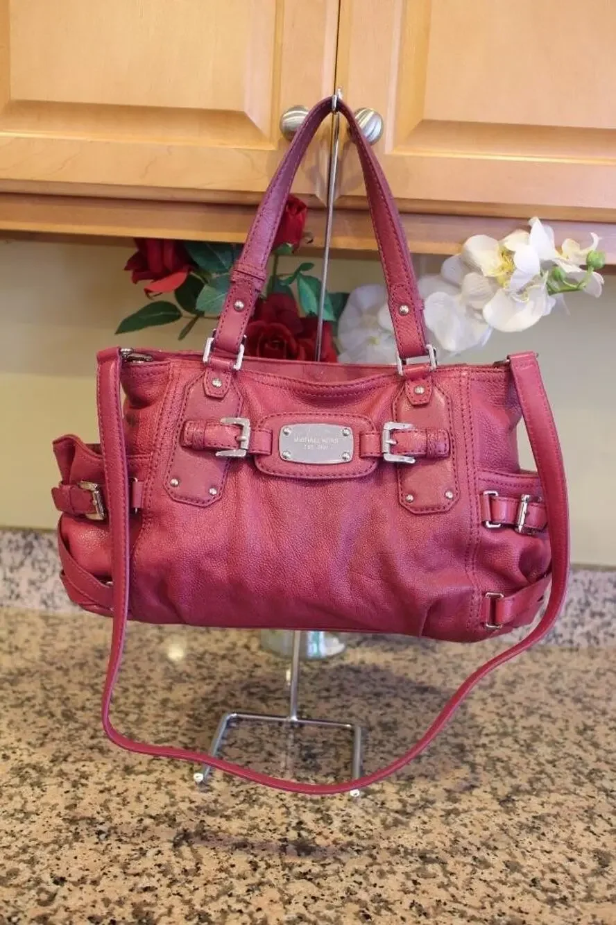 Michael Kors fuschia Gansevoort Leather Satchel (u150